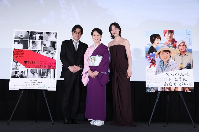 吉永小百合、のん＆阪本順治監督と歩いたレッドカーペットは格別｜第38